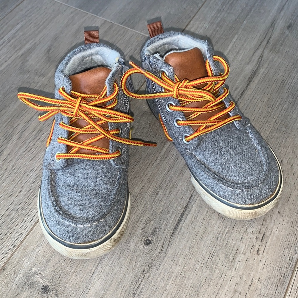 Gap Tie/Zip Boot Size 7